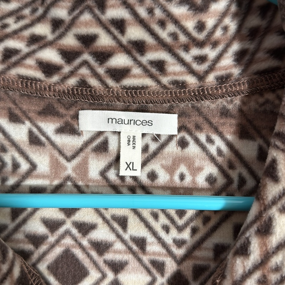Maurice’s Fleece - Picture 2 of 5